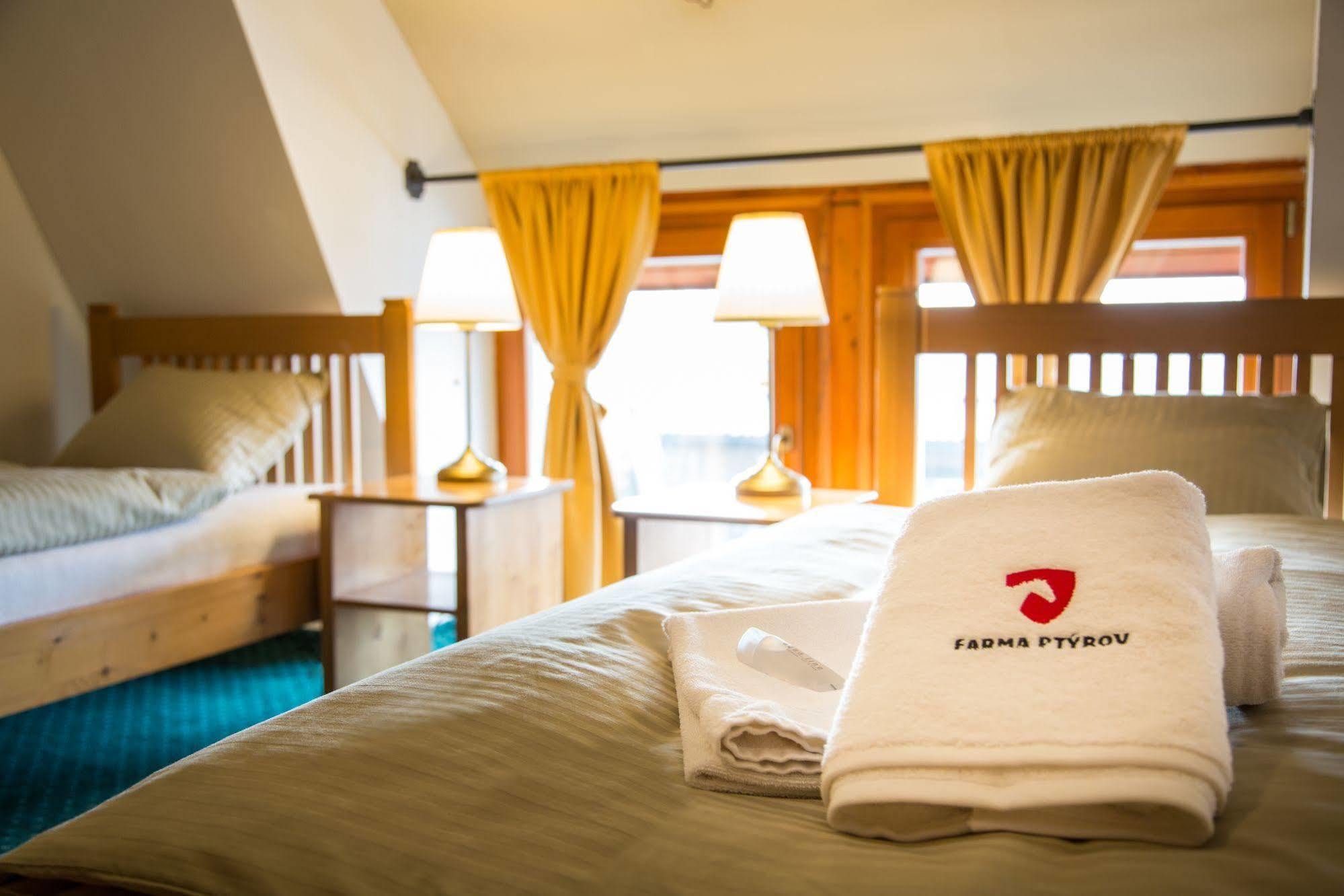 Farma Ptyrov Hotell Mnichovo Hradiště Eksteriør bilde